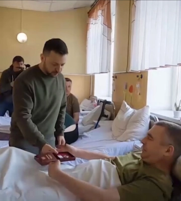 Зеленський відвідав поранених українських захисників у Хмельницькому