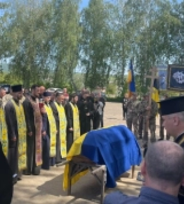 Загиблого два роки тому бущанина похоронили у братській могилі у Чернівцях. ФОТО