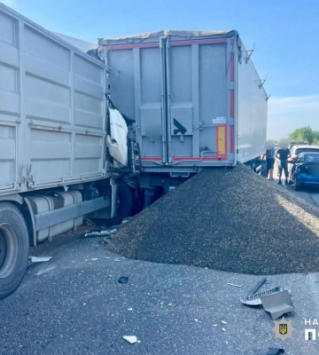 З'явились нові подробиці ДТП за участі двох фур на Одещині, - ФОТО