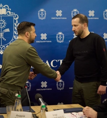 Зеленський на Хмельниччині представив нового голову ОВА