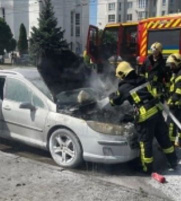 У Луцьку на Київському майдані горіло авто 