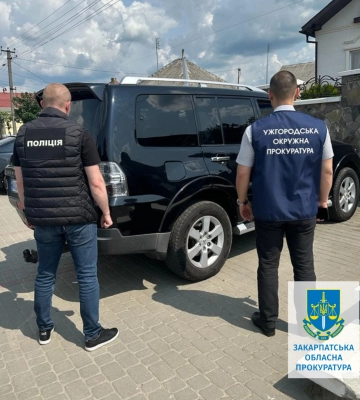 Керівник ГО на Закарпатті продавав авто, які ввозив як гуманітарну допомогу для ЗСУ