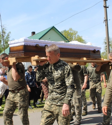 На Волині провели в останню путь Героя Миколу Гінайла