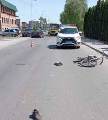 На Волині судили переселенку, неповнолітній син якої пошкодив пам&#039;ятники на кладовищі