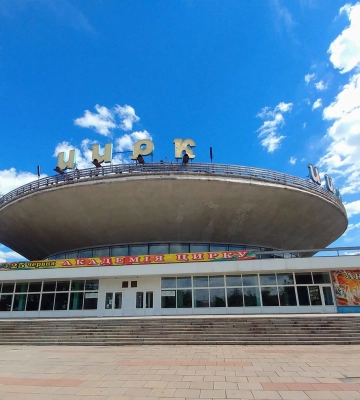 У запорізькому цирку під час вистави діти-гімнасти зірвалися з триметрової висоти: їх доставили до лікарні, — ВІДЕО 18+