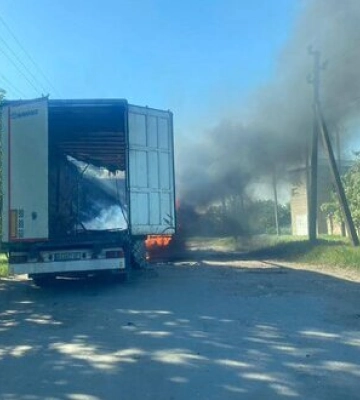 У Бериславі на Херсонщині РФ дронами знищила вантажівку з питною водою для мешканців