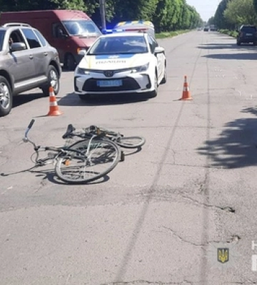У Луцьку мотоцикліст збив велосипедиста, той у реанімації. Фото