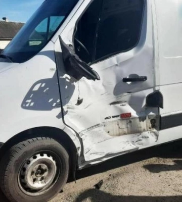 На Рівненщині мотоцикліст під час обгону врізався у бус: є постраждалі