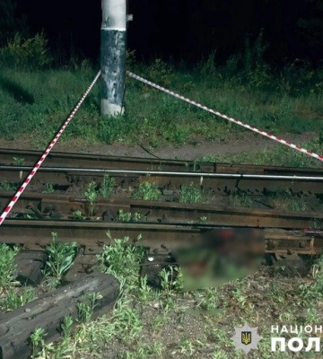 У Кременчуці на залізниці чоловік потрапив під потяг: він у лікарні