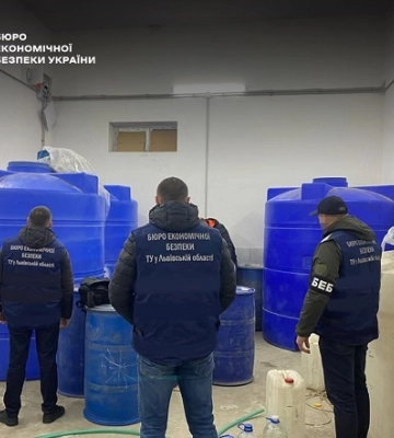 На Львівщині вилучили 5,5 тонн контрафактного алкоголю