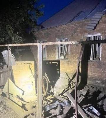 Нічна атака &quot;шахедів&quot;: у Дніпрі влучанням та падінням уламків пошкоджені інфраструктурні об’єкти та багатоповерхівка. ФОТО