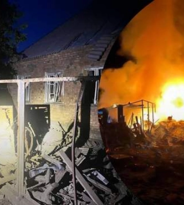 Пламя охватило частные дома: все, что известно о &quot;пасхальной&quot; атаке России