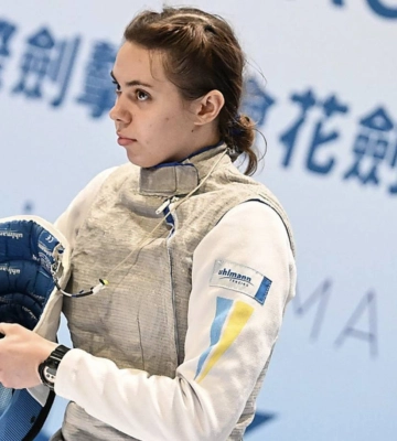 Миколаївська рапіристка допомогла збірній України виграти історичну медаль на Кубку світу