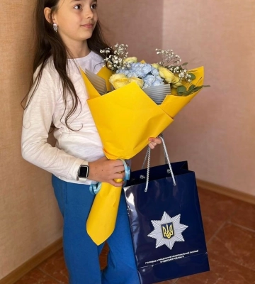 Привітали з Днем народження маленьку Сашу Паскаль, яка втратила ногу внаслідок удару по Одещині
