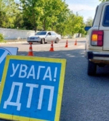 В Одеській області автівка збила маленьку дівчину на пішохідному переході