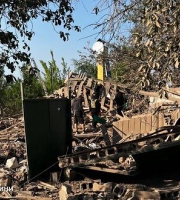 Удар по Дружківці на Донеччині: з-під завалів приватного будинку вилучили тіло чоловіка. ФОТО