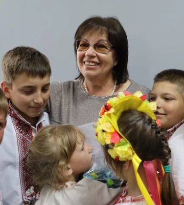 Мешканка Дніпра передала виплати від держави за загиблого сина дитячому будинку