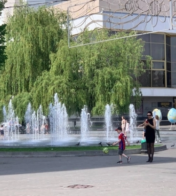 У Луцьку запрацювали фонтани