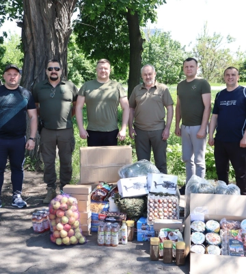 Військовим із волинської сотки відвезли квадрокоптери, маскувальні сітки та смаколики