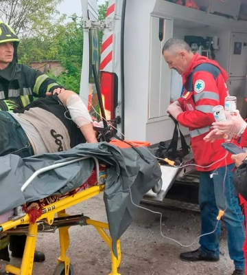 Трагедія під Кам’янським: в голові чоловіка застрягло кермо мотоблока (відео)