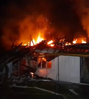 Окупанти вдарили по селищу Золочів: поранено три людини 
