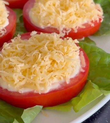 Помидоры по-ровенски: простая и вкусная закуска всего за пару минут