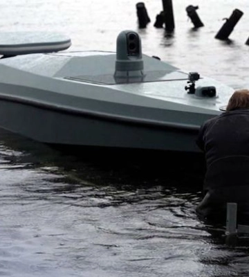 Розвідники дроном Magura V5 вразили швидкісний катер окупантів у Криму (відео)