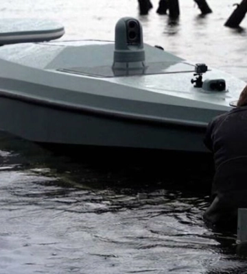 Морской дрон ГУР уничтожил скоростной катер россиян в Крыму – видео