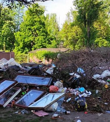 Криворожан призывают не бросать в мусорные баки небытовой мусор