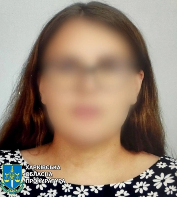 Колаборантка оформлювала та видавала людям російські паспорти під час захоплення Купʼянська