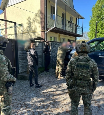 Викрито посадовців, які вимагали в фермера майже $42 тис. хабаря за продовження оренди та приватизацію землі на Вінниччині