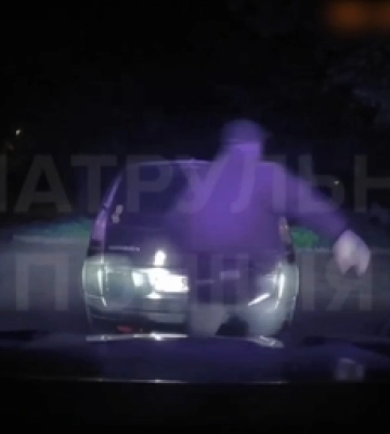 На авто і пішки: у Луцьку вночі п&#039;яний водій тікав від копів (відео)