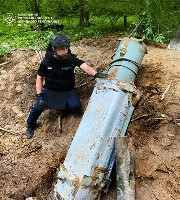 У Києві піротехніки ДСНС знешкодили бойову частину російської ракети Х-69
