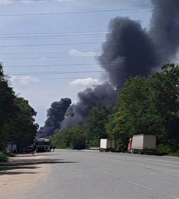 У Кропивницькому горить підприємство з виробництва лакофарбової продукції 