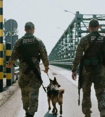 Виїзд чоловіків за кордон під час воєнного стану: українських прикордонників намагалися підкупити понад тисячу разів, - ДПСУ.&amp;hellip;