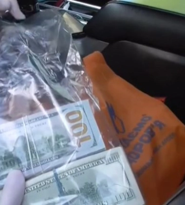 Вимагали $41 тис хабаря за продовження оренди та приватизацію землі: на Вінниччині викрили посадовців