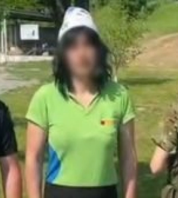 На Закарпатті прикордонники затримали розфарбованого 44-річного чоловіка, переодягненого у жінку (ФОТО, ВІДЕО)
