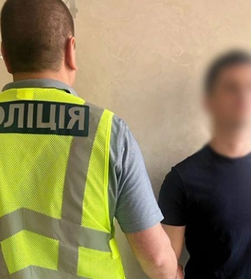 Ошукали понад 270 людей, пообіцявши працевлаштування за кордоном - у Києві судитимуть шахраїв. ФОТОрепортаж