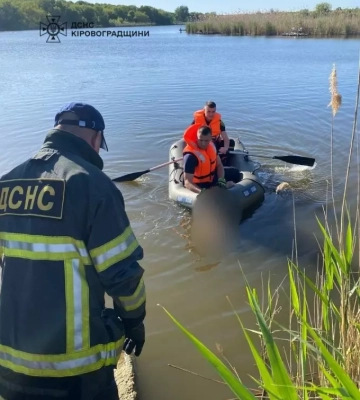 На Кіровоградщині рятувальники дістали з водойм тіла двох потопельників (ФОТО)
