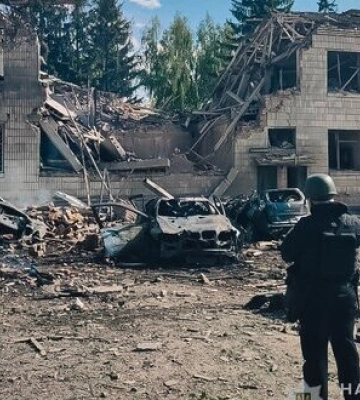 Наслідки ворожих обстрілів Сумщини упродовж доби: 1 людина загинула та четверо поранених, серед них двоє дітей. ФОТОрепортаж