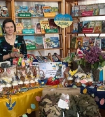 З Луцька захисникам передали великодні смаколики