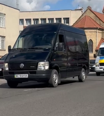 Життя обірвала хвороба: на Волині коридором шани прощаються з Героєм Андрієм Беднарчуком. Відео