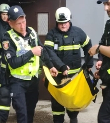 У Луцьку рятувальники допомогли пенсіонерці, котрій стало зле у квартирі