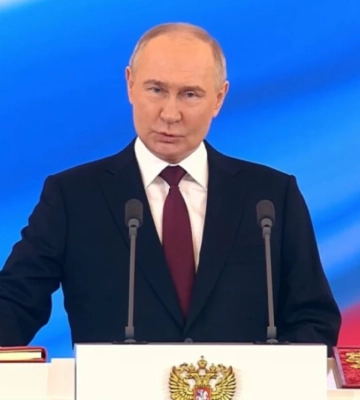 Незаконний губернатор Херсонщини Володимир Сальдо відвідав "інавгурацію" Путіна