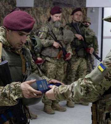 Воїн з Кіровоградщини отримав нагороду від Головнокомандувача ЗСУ