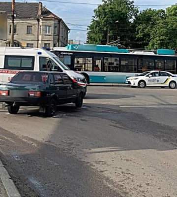 У Сумах сталася аварія за участю тролейбуса