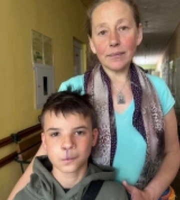«Його називали кривоносий»: хлопчику-сироті з Волині зробили операцію, яку він чекав 13 років