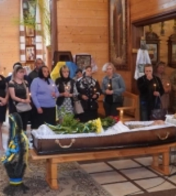У Володимирі попрощались із захисником Андрієм Беднарчуком. ФОТО