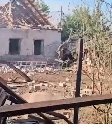 Росіяни обстріляли житлові квартали в Центральному районі Херсону. ВIДЕО