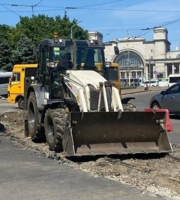 Як у Дніпрі курсує громадський транспорт 8 травня